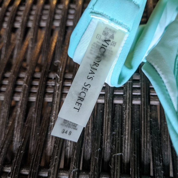 🔥 Victoria's Secret Bikini Top - Picture 2 of 4